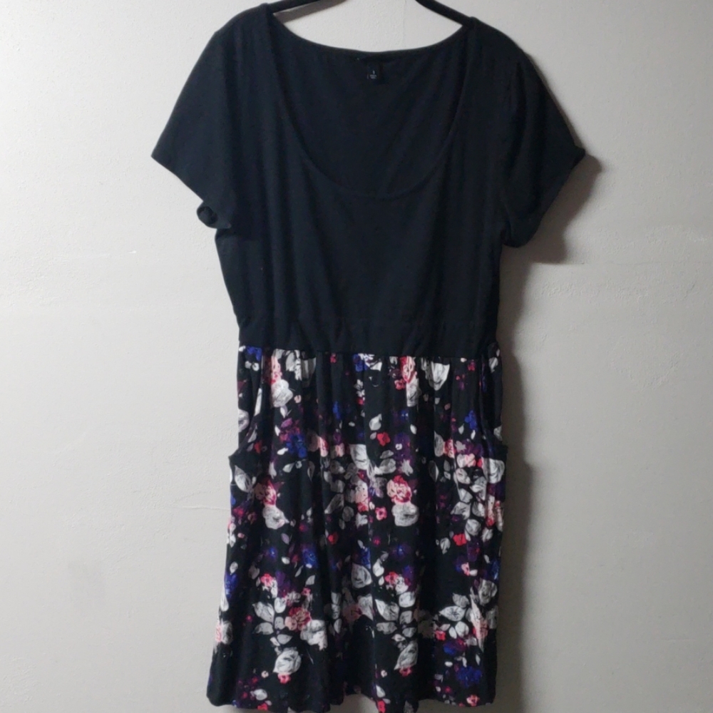 Torrid Sz 1 Knit to Woven Floral Skater Dress